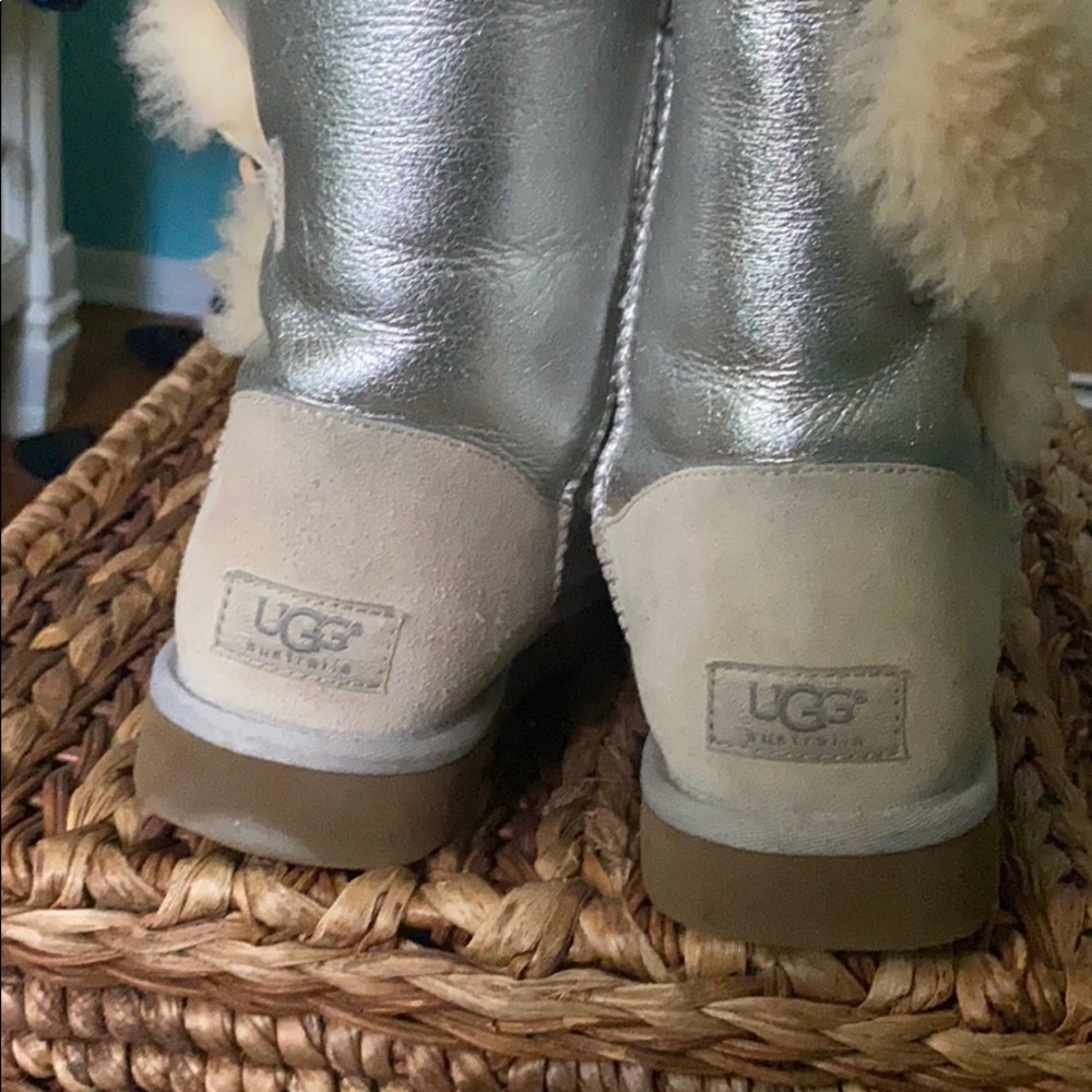Bailey Button Classic Short Silver Uggs - image 8
